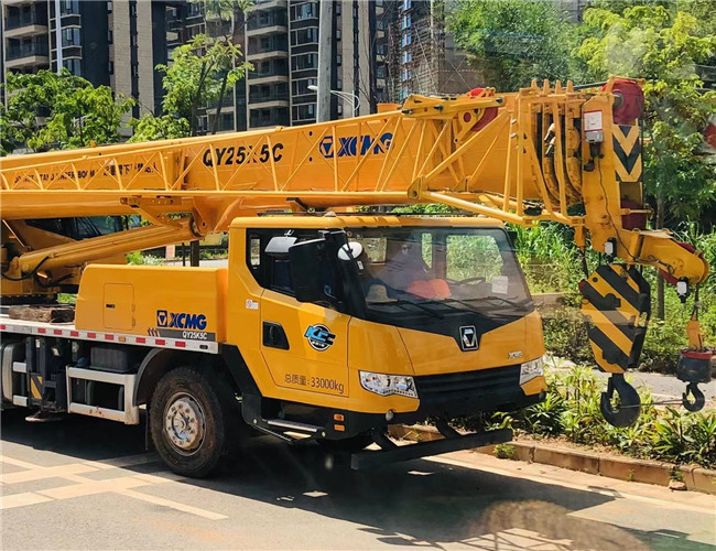 胡杨河市大件设备吊装租赁吊车