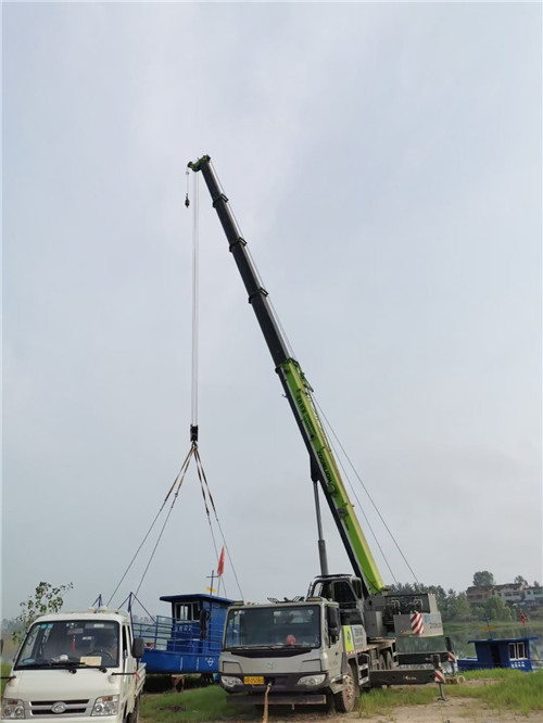 胡杨河市桥梁建设吊装案例